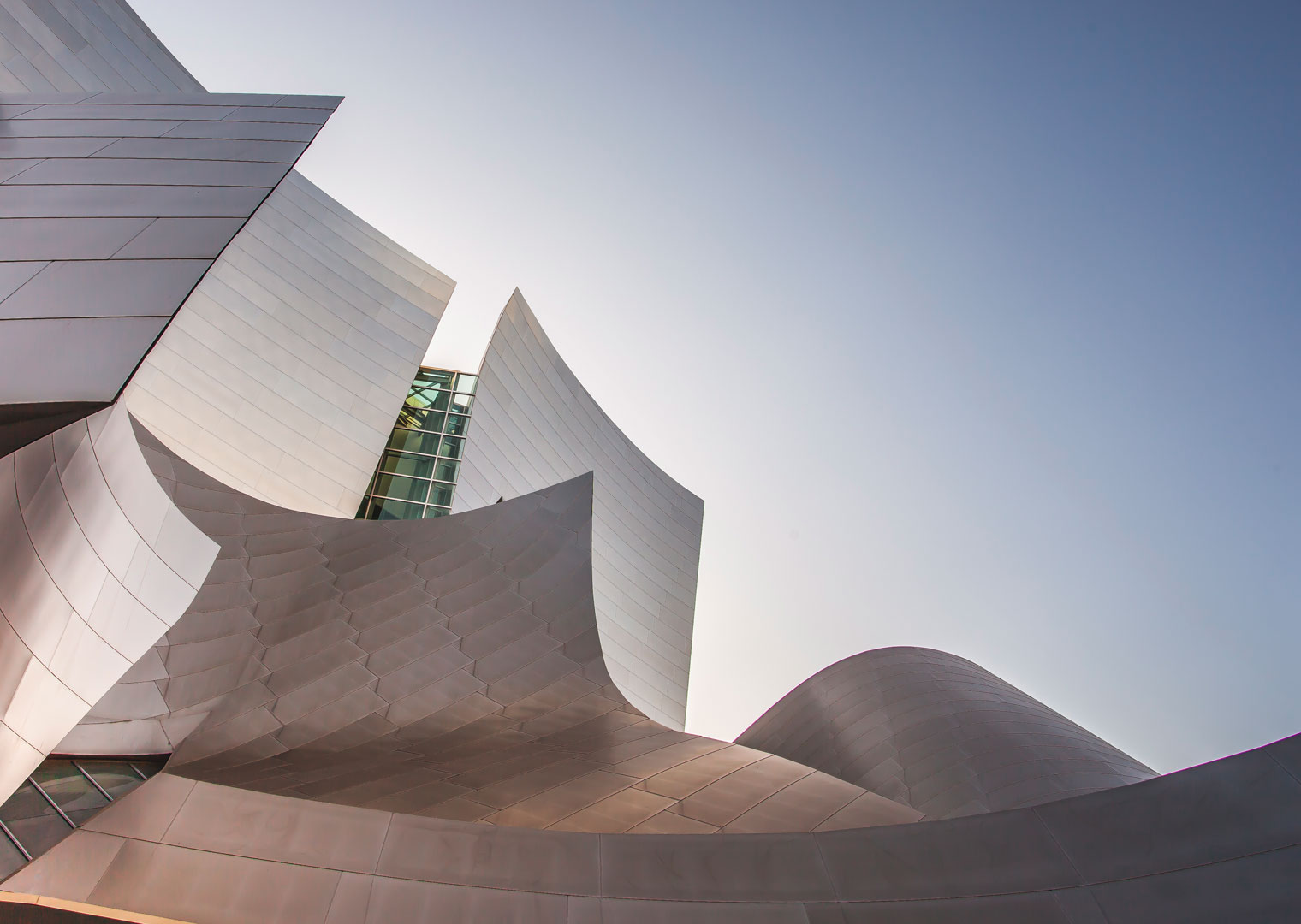 О компании Raychem